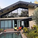 Tourmagne Piscine Villa Nimes