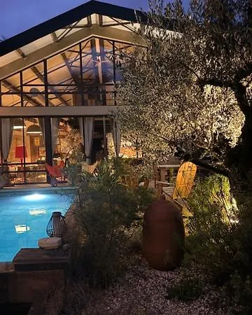 Tourmagne Piscine Willa *