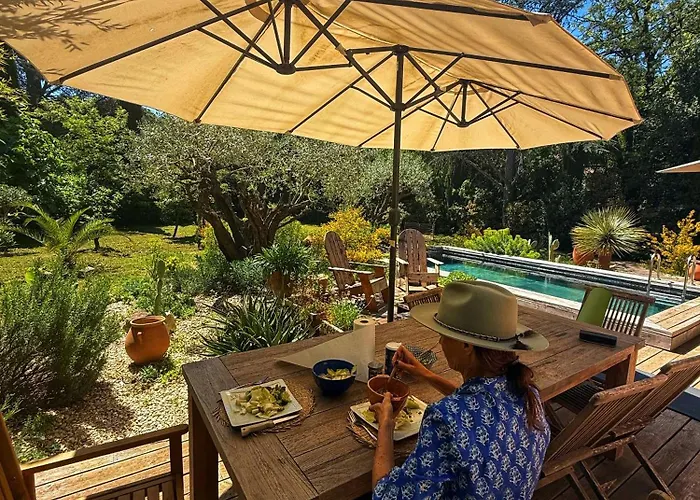 Tourmagne Piscine فيلة