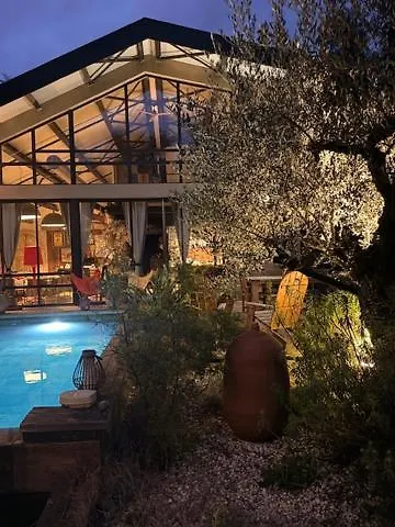 Tourmagne Piscine فيلة *